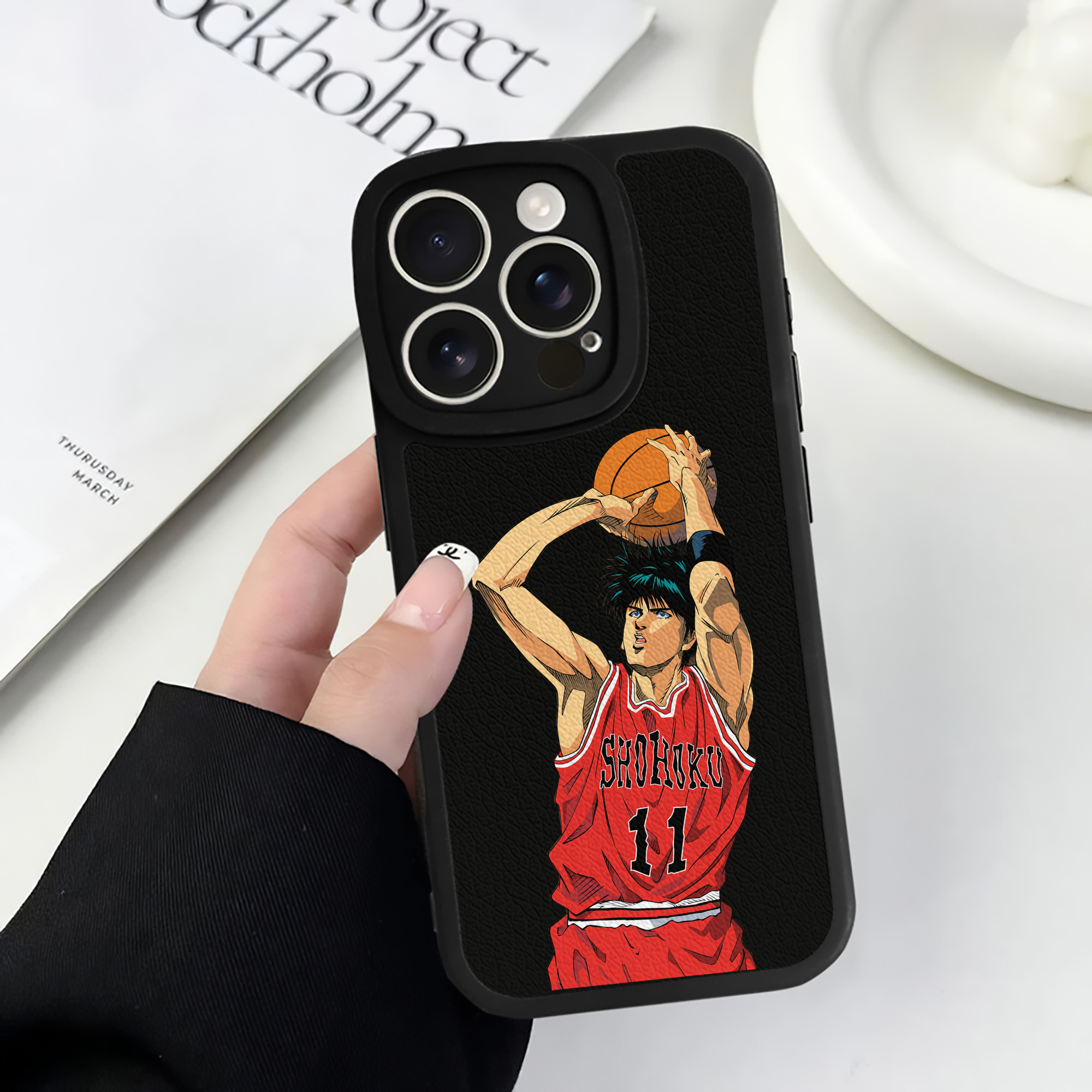 （画像用） SLAM DUNK／スラムダンク 【iPhone 16シリーズ対応】シリコンスマホケース（レザー調） 材質：シリコン